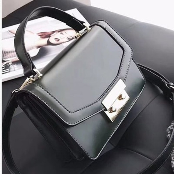 Black Fashion Shoulder Strap Bag - Picture 1 of 8